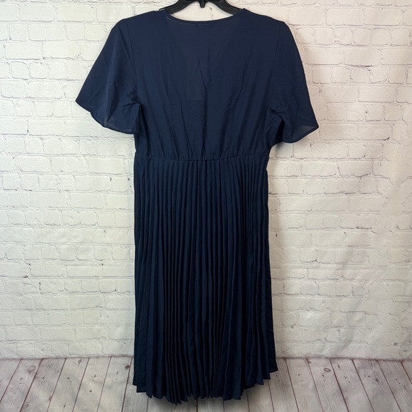BloomChic Elegant Navy Pleated Skirt Midi Dress Size Medium 10 - Picture 7 of 7